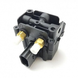 Блок клапанов пневмоподвески AirBagit для BMW X6 (F16;F86)